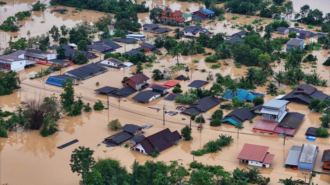 Десятки тысяч человек эвакуированы из-за наводнений в Малайзии