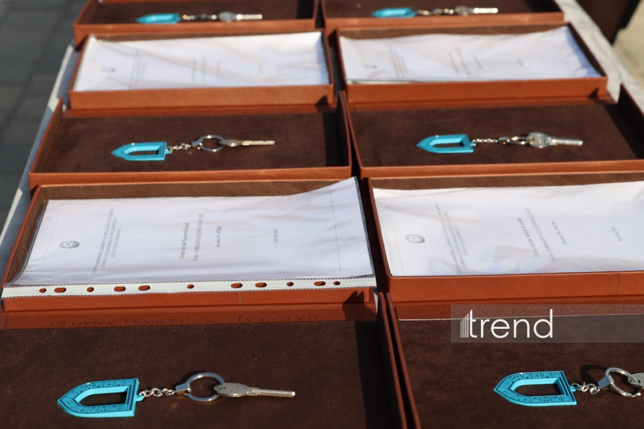 Köç karvanı Xocalının Xanyurdu kəndinə çatıb