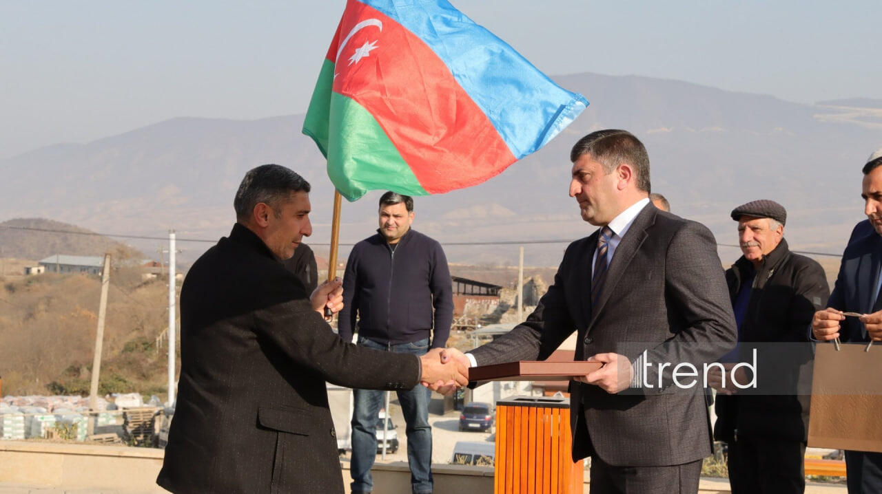 Köç karvanı Xocalının Xanyurdu kəndinə çatıb