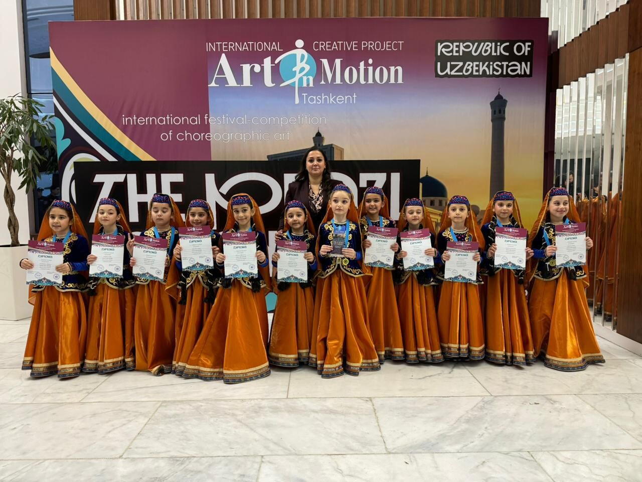 Коллектив Детского центра музыки и искусств Sənət одержал блестящую победу на международном фестивале в Узбекистане