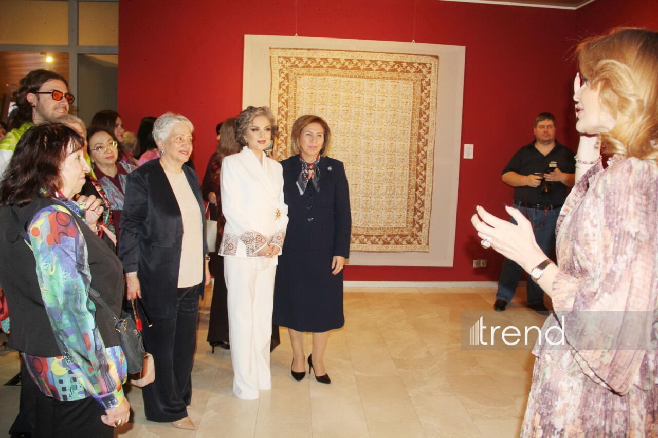 Азербайджанский музей ковра и Гюльнара Халилова представили "Новую историю кялагаи"