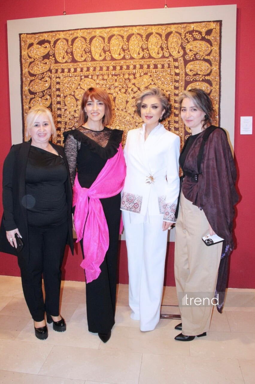 Азербайджанский музей ковра и Гюльнара Халилова представили "Новую историю кялагаи"