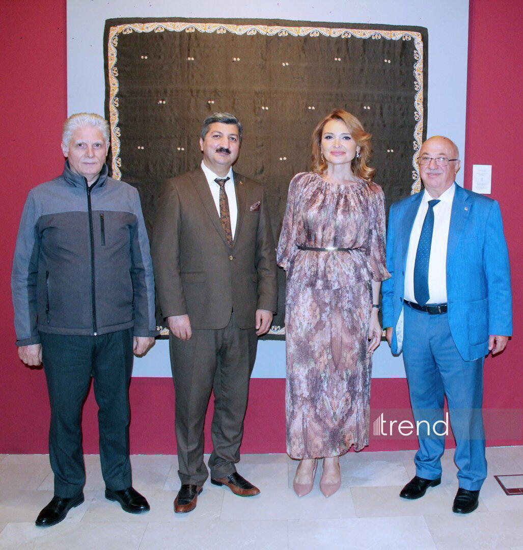 Азербайджанский музей ковра и Гюльнара Халилова представили "Новую историю кялагаи"