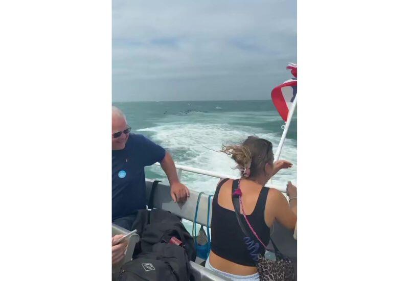 В Таиланде паром столкнулся с мощной волной