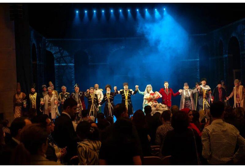 В память об Амалии Панаховой на сцене Аздрамы прошел показ спектакля "Хуршидбану Натаван"