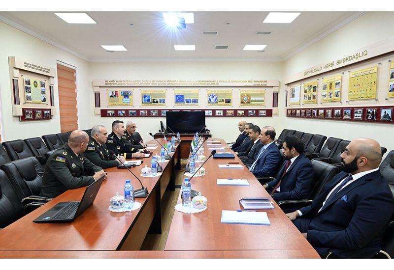 Azərbaycan-BƏƏ hərbi əməkdaşlıq və perspektivləri müzakirə edib