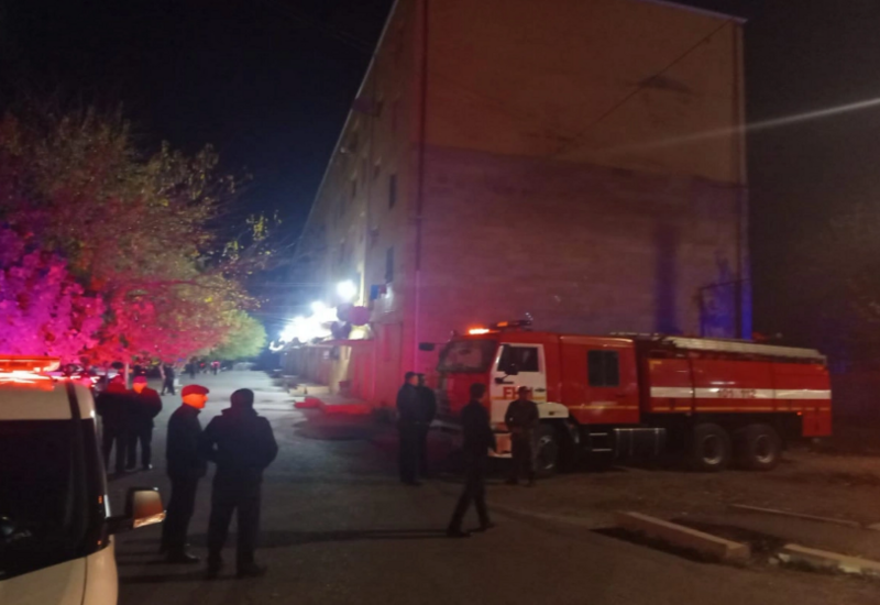 Кадры момента обрушения блока жилого дома в Геранбое