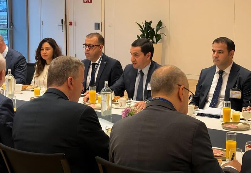 Hikmət Hacıyev NATO-nun Baş Qərargahında olub