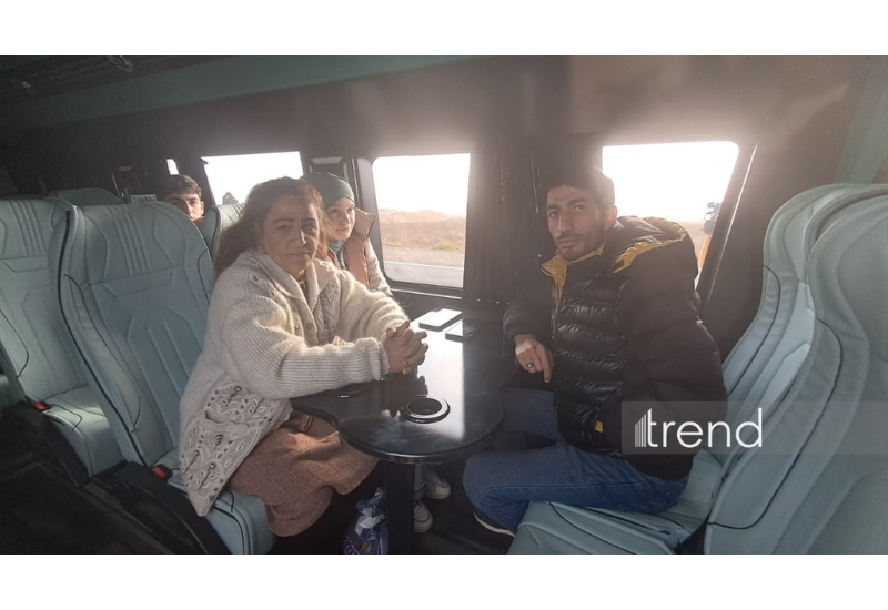 В поселок Гырмызы Базар отправилась очередная группа бывших вынужденных переселенцев