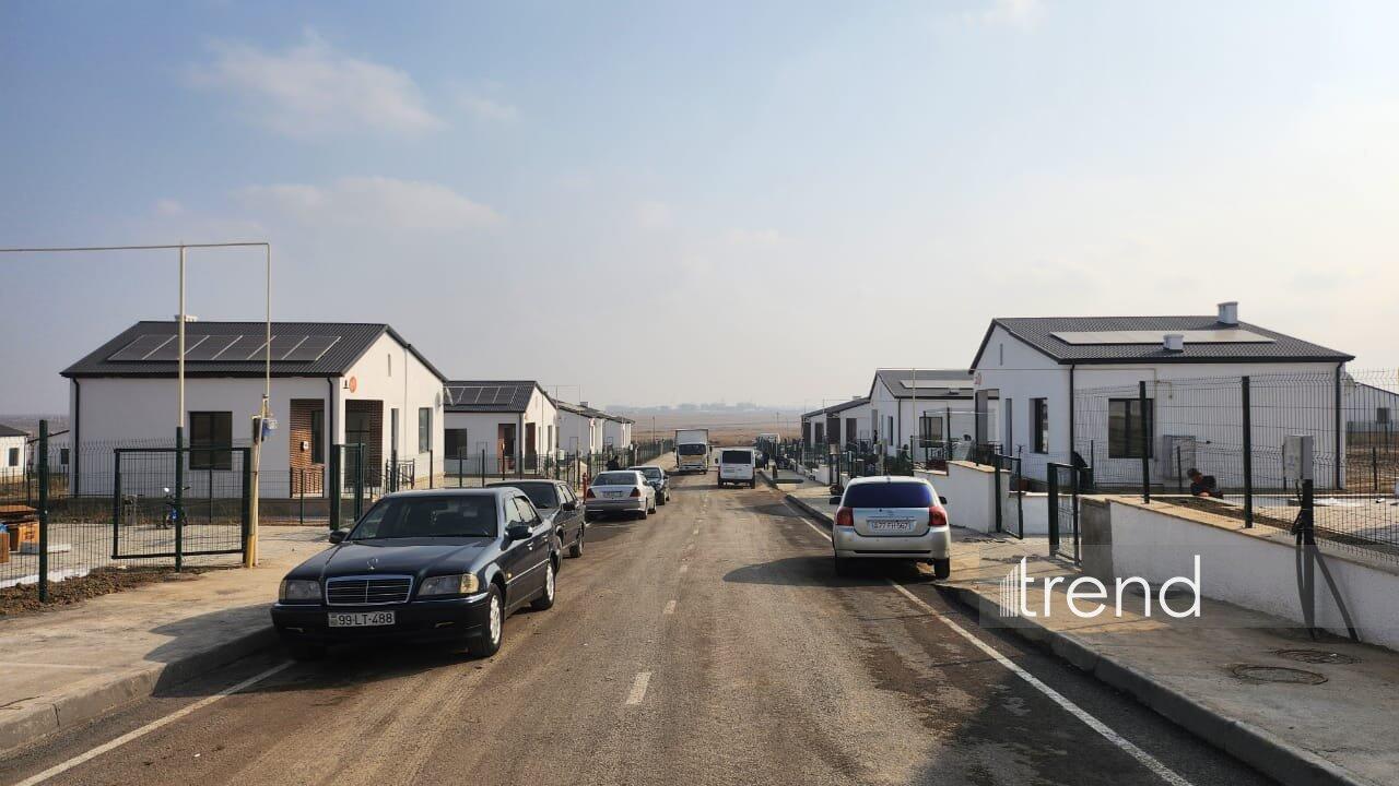 Ağdamın Xıdırlı kəndinə qayıdan sakinlərə mənzillərinin açarları təqdim edilib