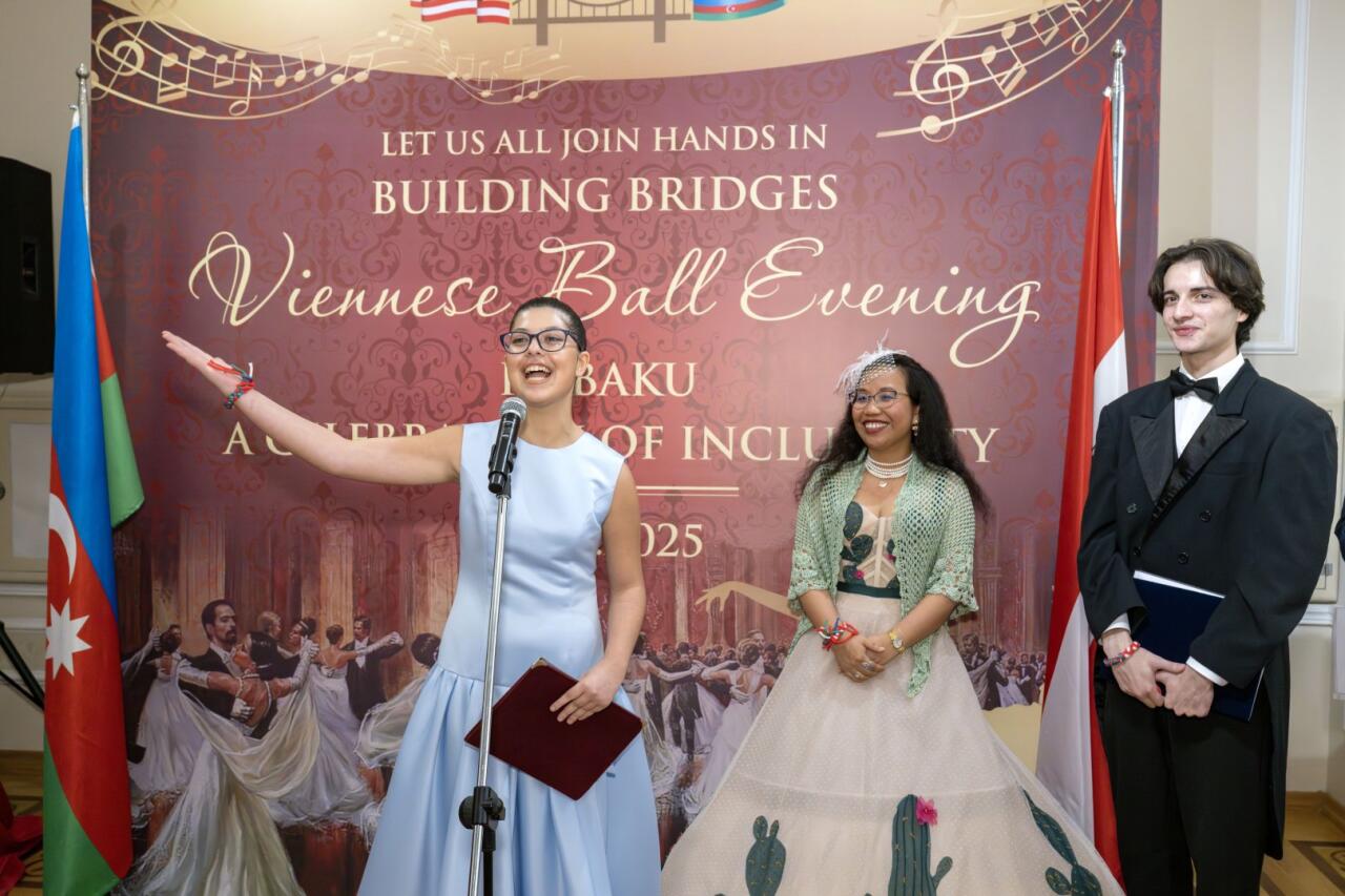 В Баку состоялся изысканный Венский бал