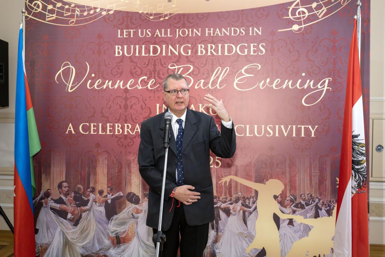 В Баку состоялся изысканный Венский бал