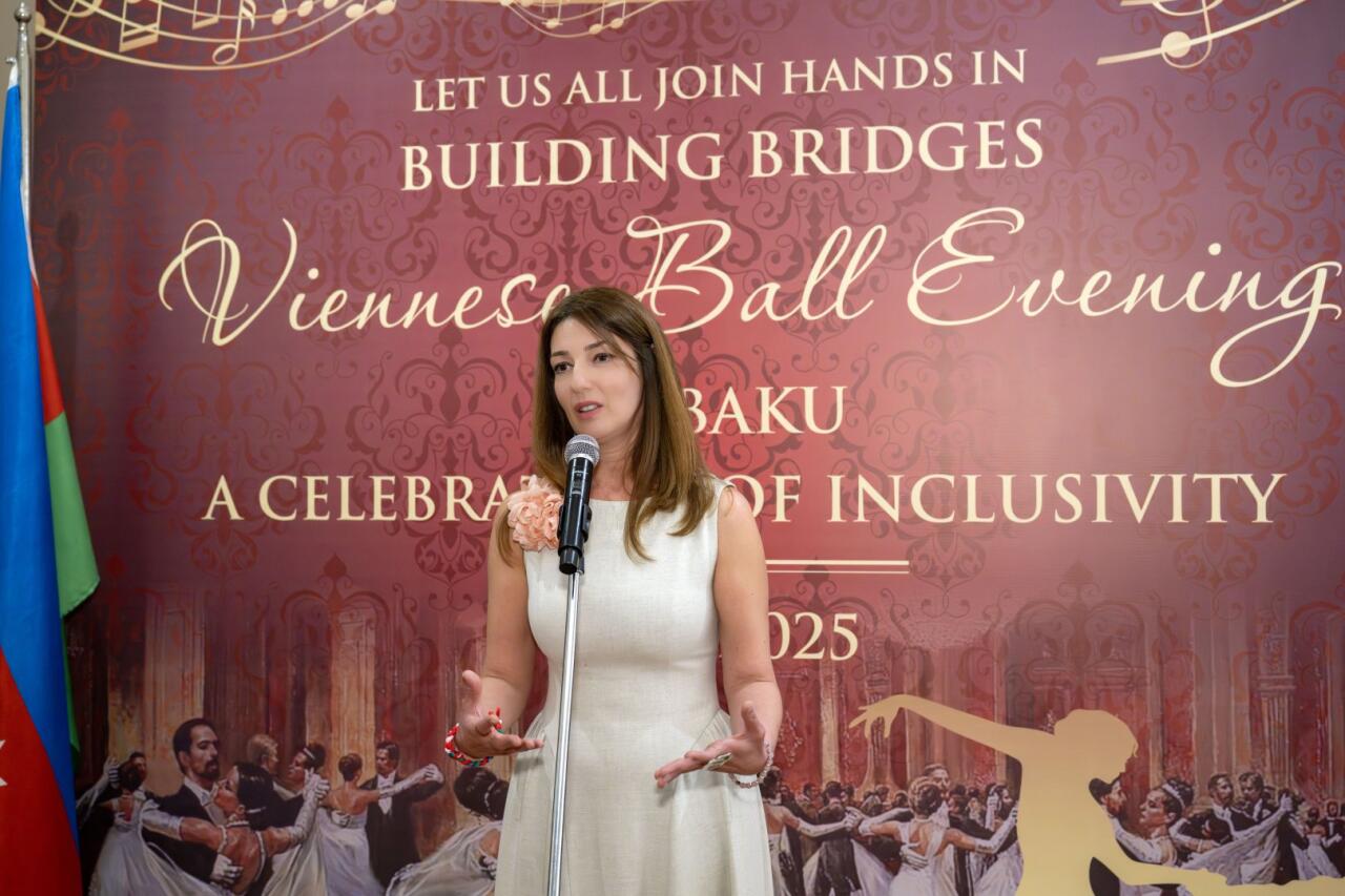 В Баку состоялся изысканный Венский бал