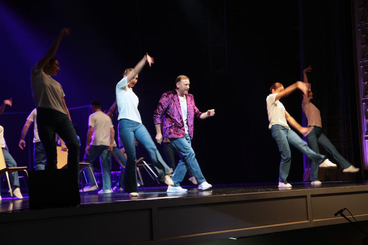 А не замахнуться ли нам на Элвиса нашего Пресли?