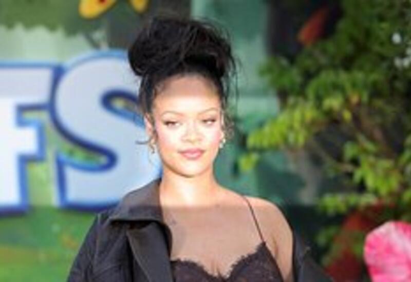 Рианна отреагировала на ставшее мемом в 2011 году неудачное фото