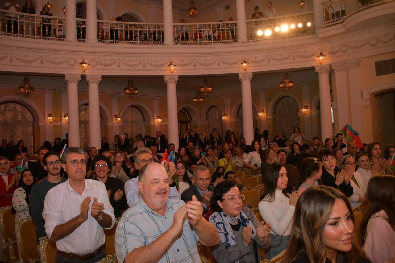 Деятели культуры Азербайджана и Турции представили грандиозный концерт