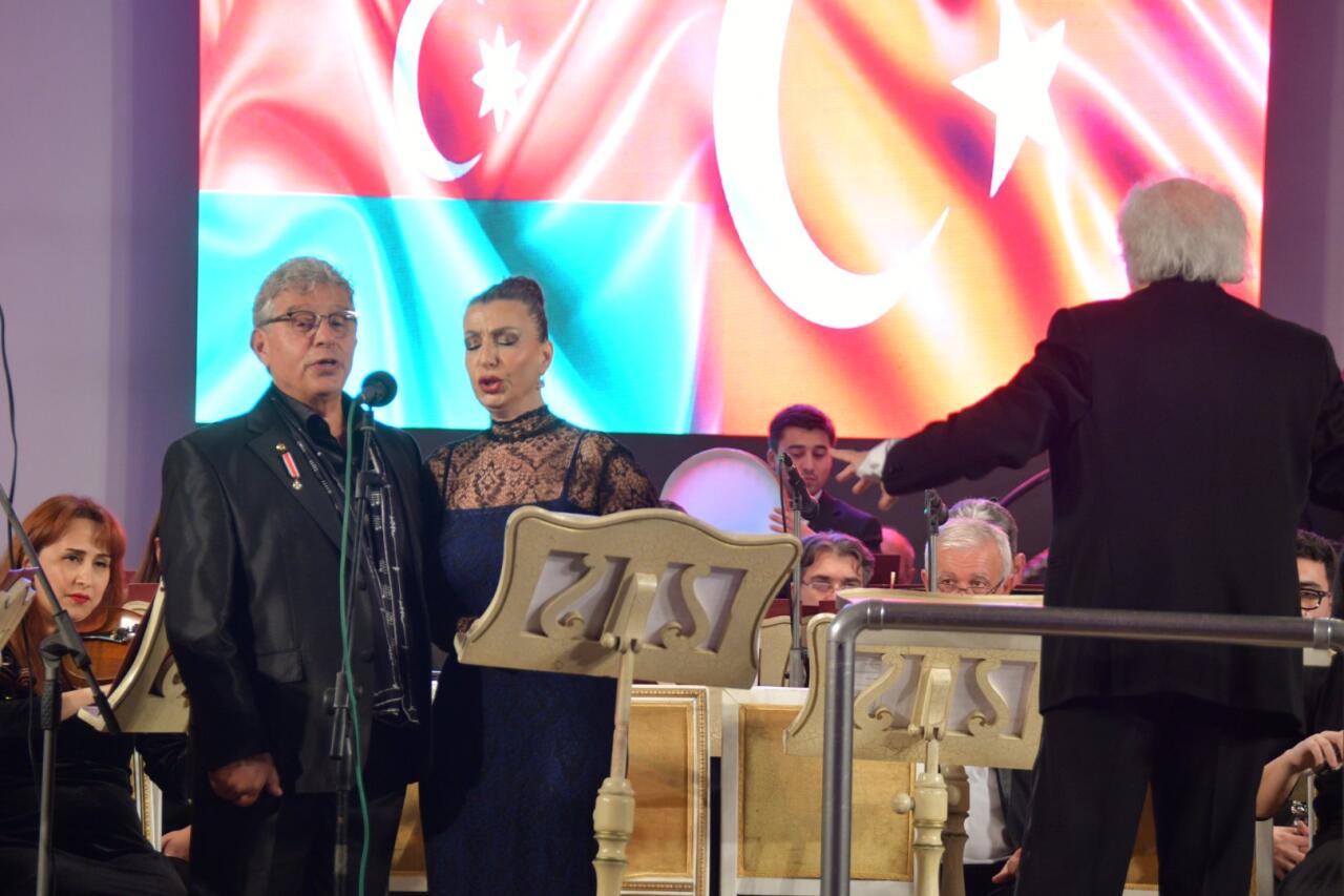 Деятели культуры Азербайджана и Турции представили грандиозный концерт