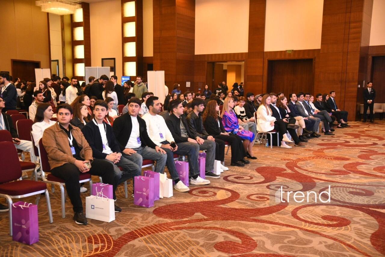 İRİA-nın təşkilatçılğı ilə “İKT Karyera Sərgisi” keçirilib