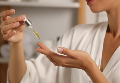 Какие процедуры спасают кожу от стресса зимой?