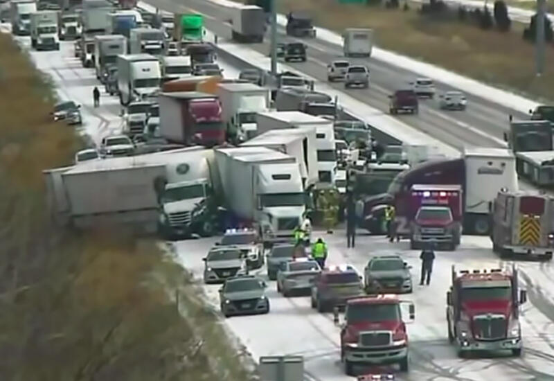 В США произошла массовая авария с участием более 40 автомобилей