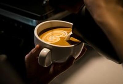 Названы хуже всего влияющие на сон продукты для ужина