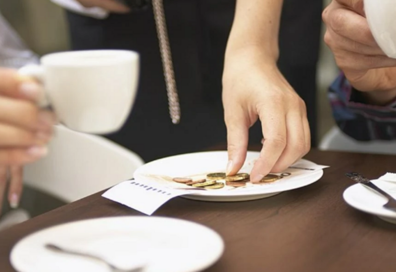 В Азербайджане отменят сервисный сбор в ресторанах?