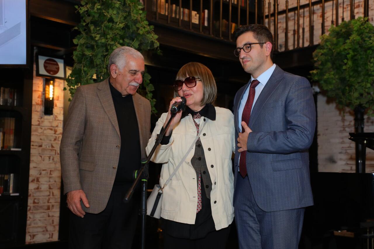 В Баку презентована книга Бахруза Нифталиева "Письма Богу"