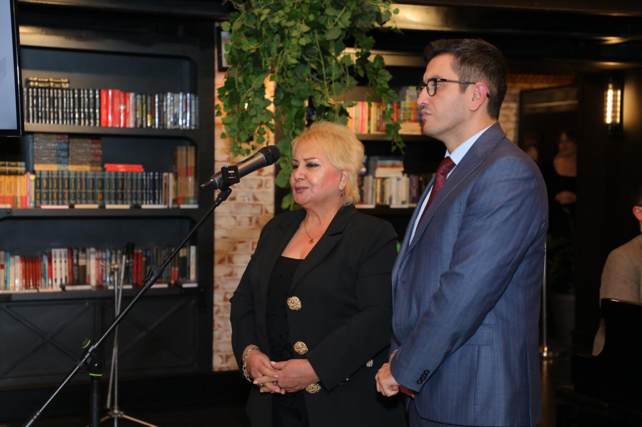 В Баку презентована книга Бахруза Нифталиева "Письма Богу"