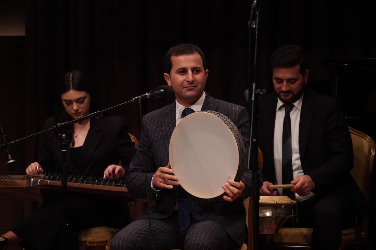 Уникальный артист Ахмед Агдамский и его легендарные женские партии – по следам творческого наследия