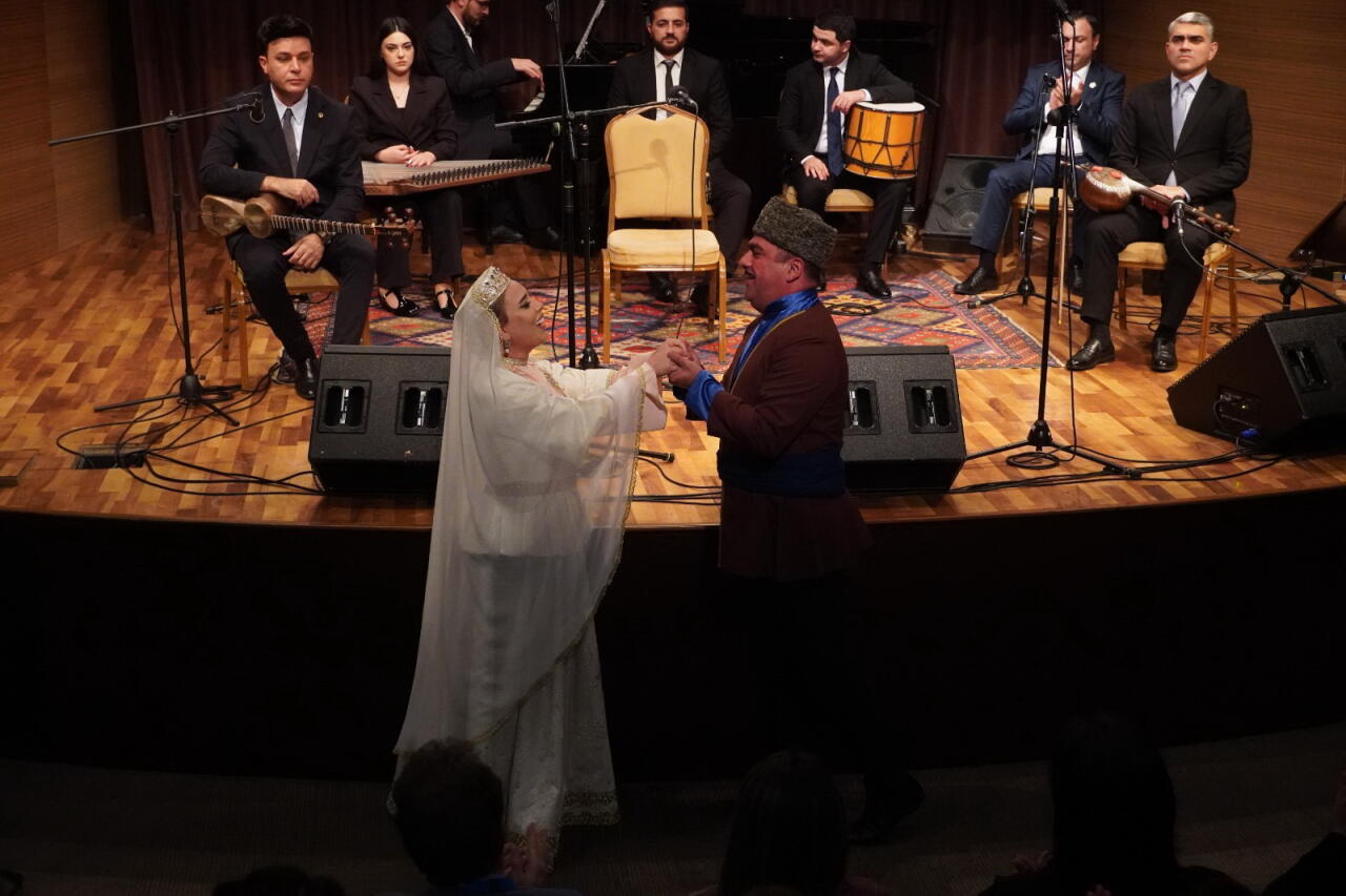 Уникальный артист Ахмед Агдамский и его легендарные женские партии – по следам творческого наследия