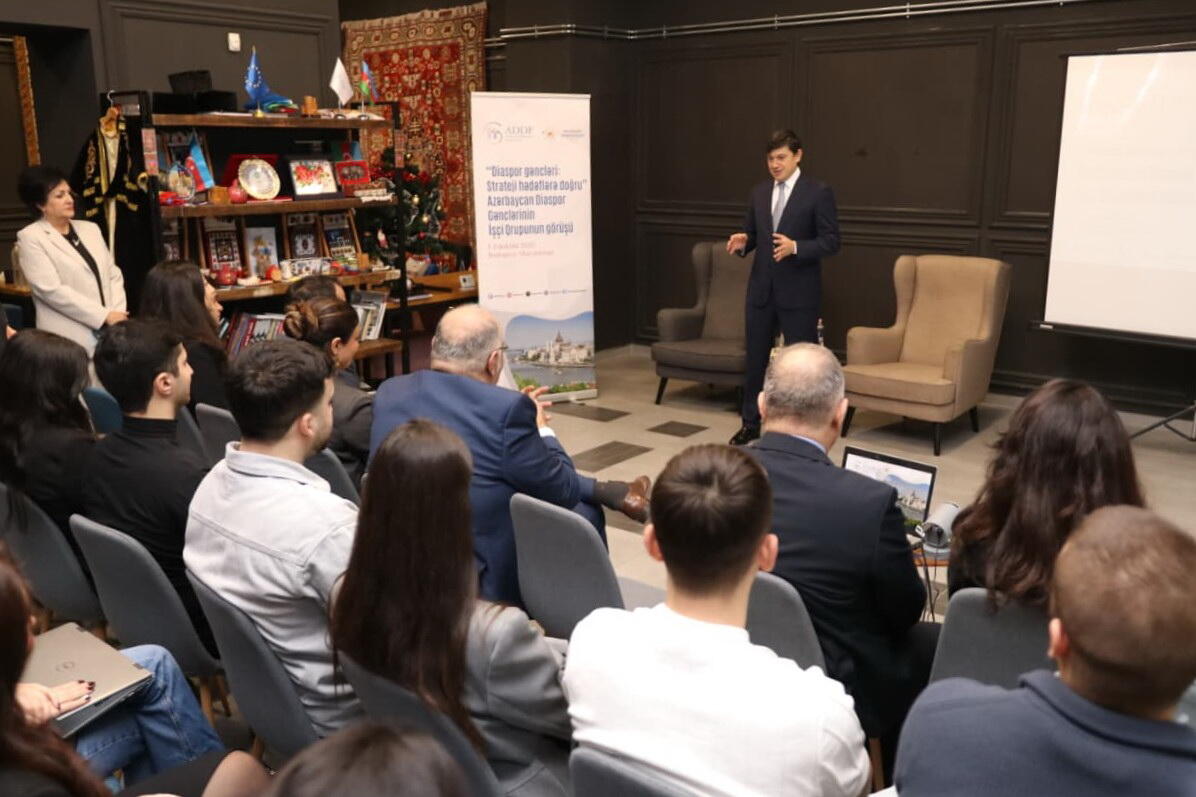 Budapeştdə diaspor gənclərinin toplantısı keçirilib