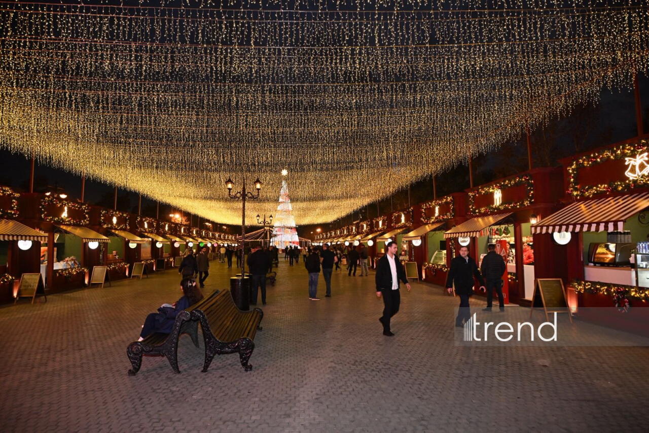 Bakı bulvarında Yeni il yarmarkasına xüsusi hazırlıq görüb, buz meydançası yaradılıb