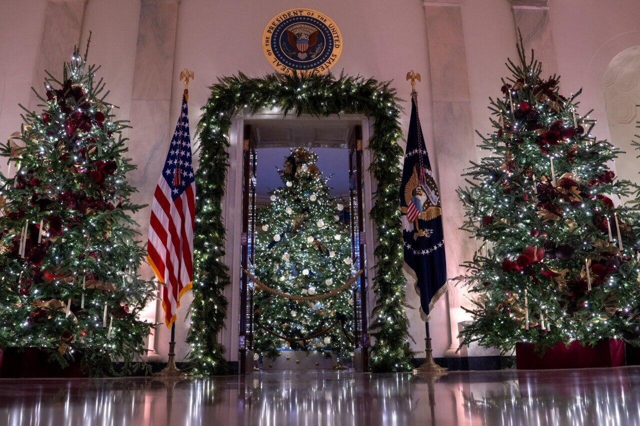 Мелания Трамп представила декор Белого дома для Рождества
