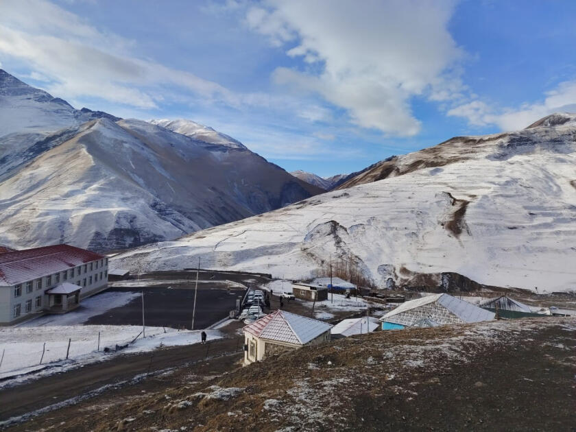 В Хыналыге и Грызе выпал снег