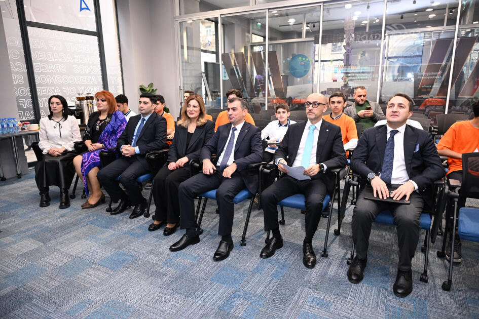 Спутник, созданный азербайджанскими школьниками, отправлен в космос