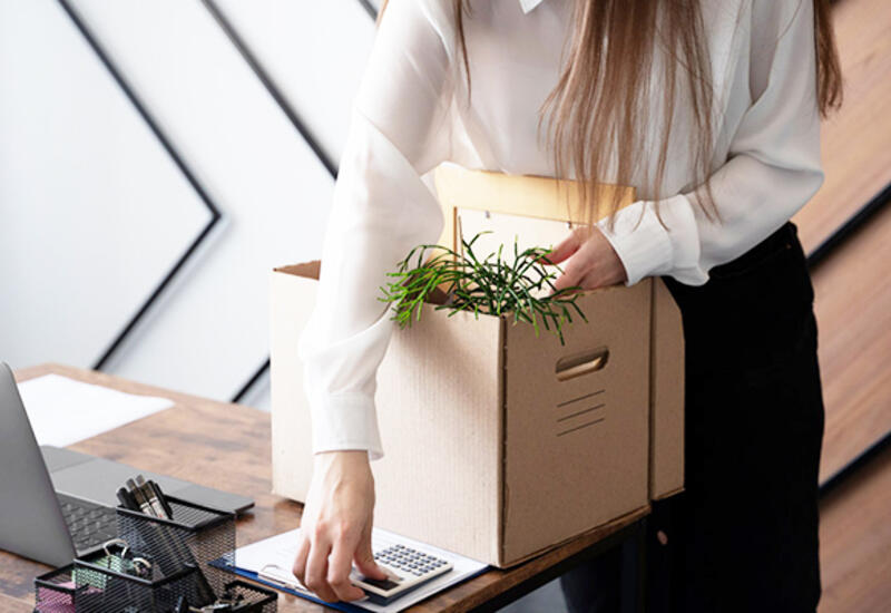 “Ç” bəndi ilə işdən çıxarılan xanım direktor vəzifəsinə bərpa olundu