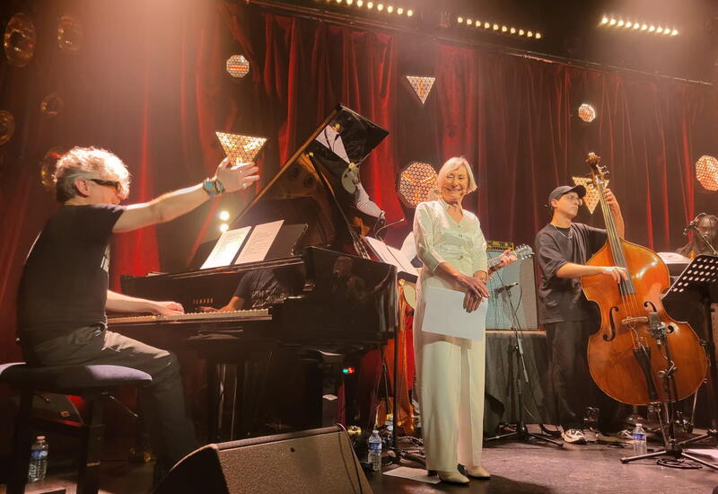 Шаин Новрасли с большим успехом выступил в Париже