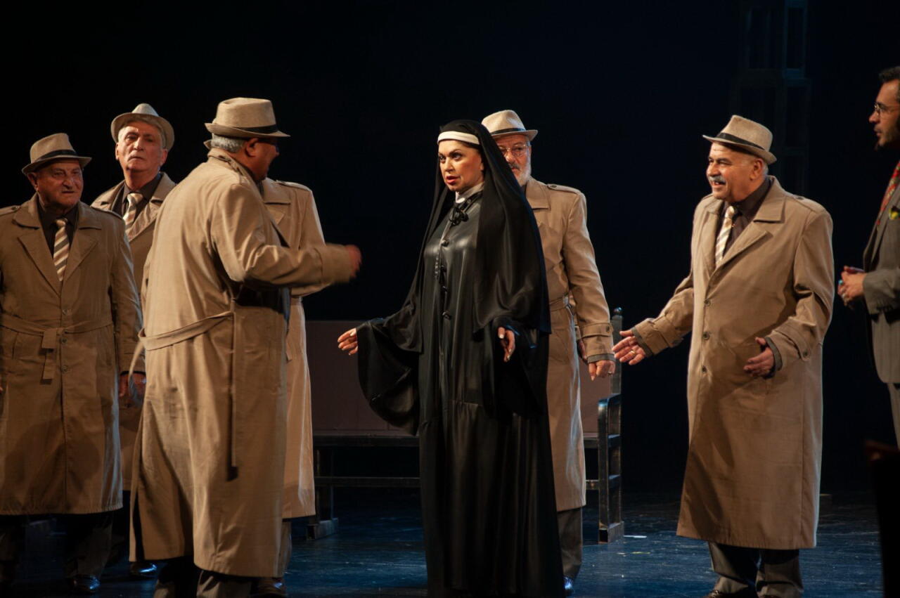 В Баку представлен спектакль "Сборище сумасшедших" к 80-летию Самандара Рзаева