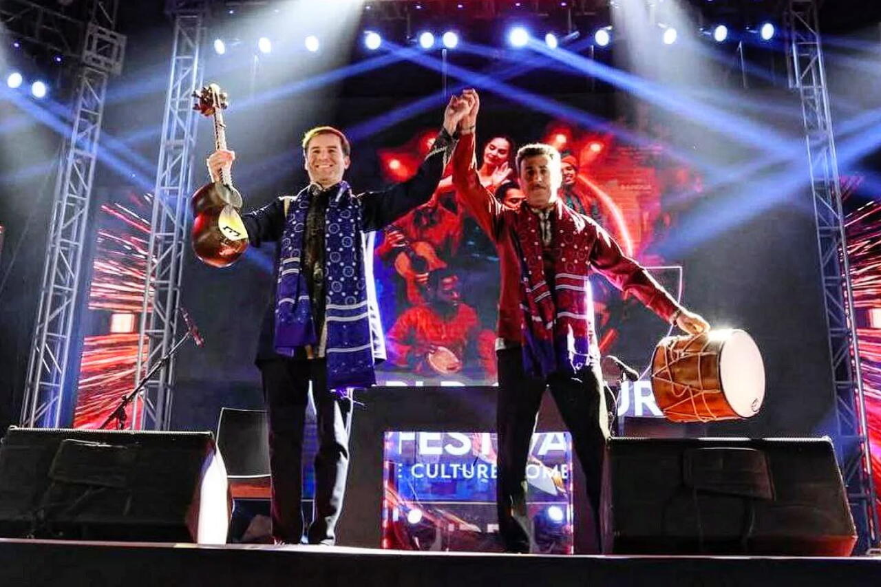 Азербайджанские артисты были встречены в Карачи с большой любовью и интересом