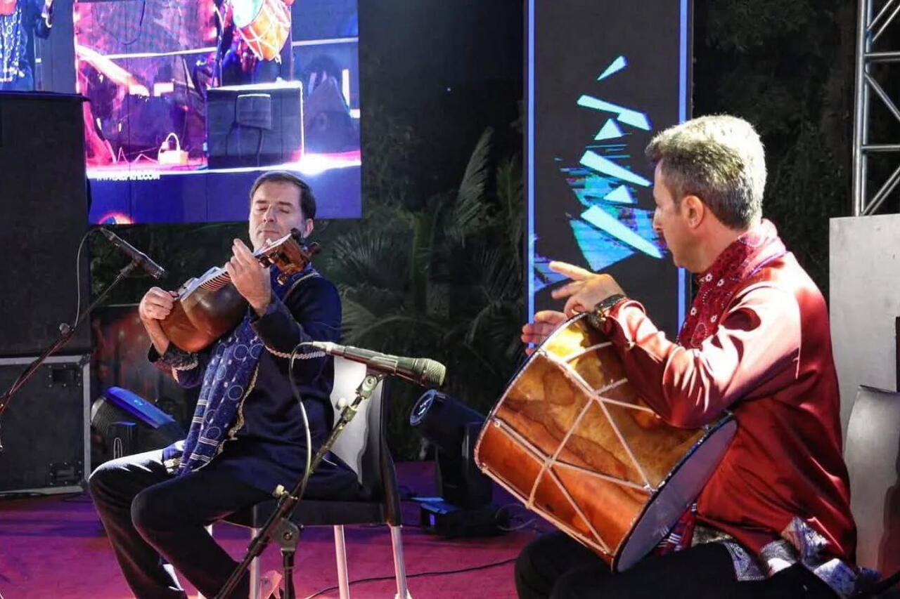 Азербайджанские артисты были встречены в Карачи с большой любовью и интересом