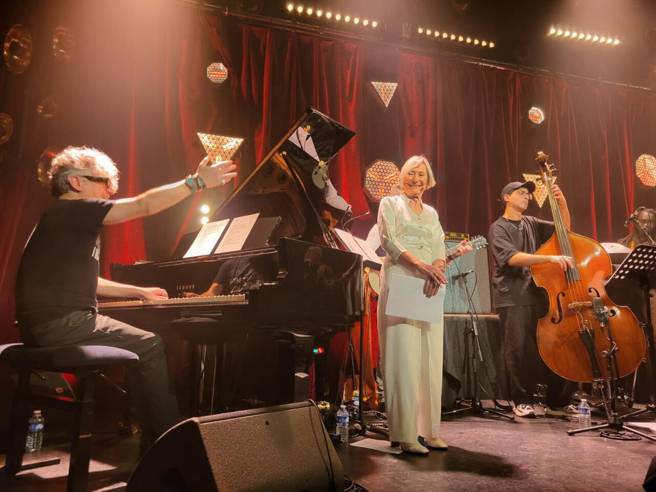 Шаин Новрасли с большим успехом выступил в Париже