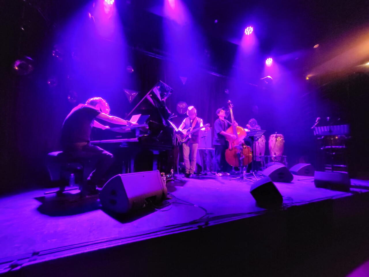 Шаин Новрасли с большим успехом выступил в Париже