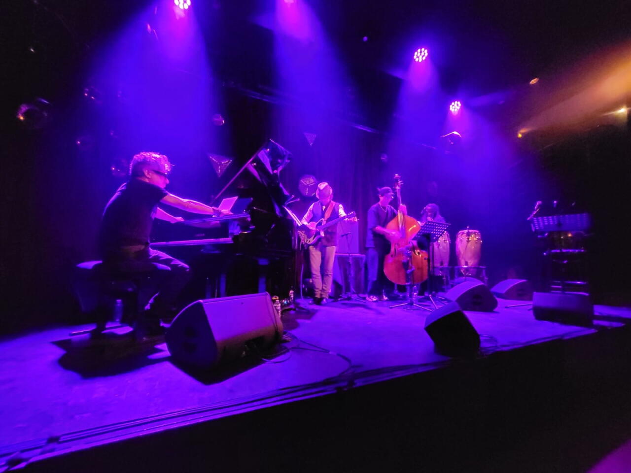 Шаин Новрасли с большим успехом выступил в Париже