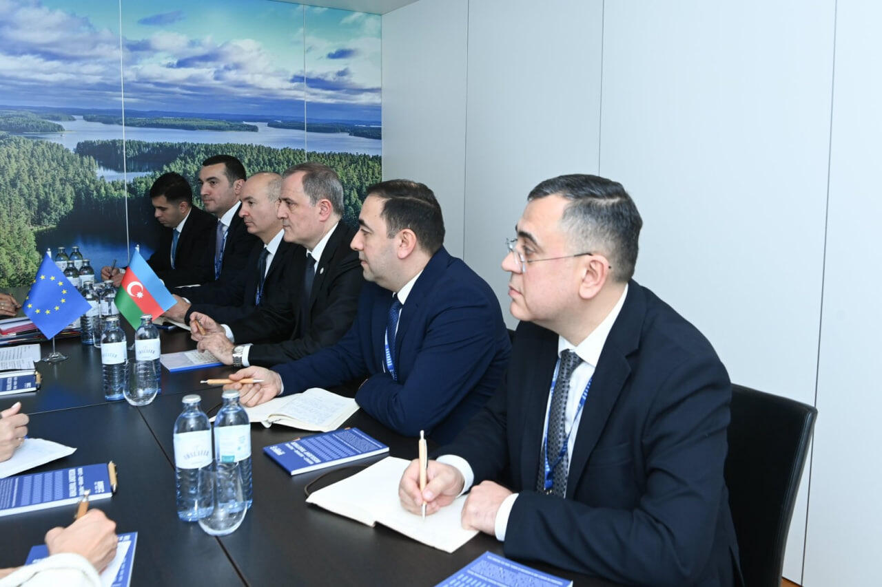 Азербайджан и ЕС обсудили вопросы энергетики, транспорта