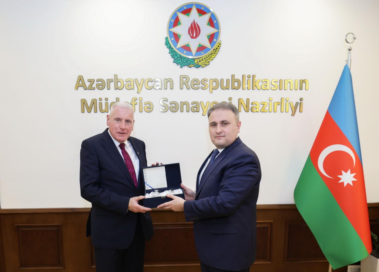 Азербайджан и Великобритания обсудили оборону