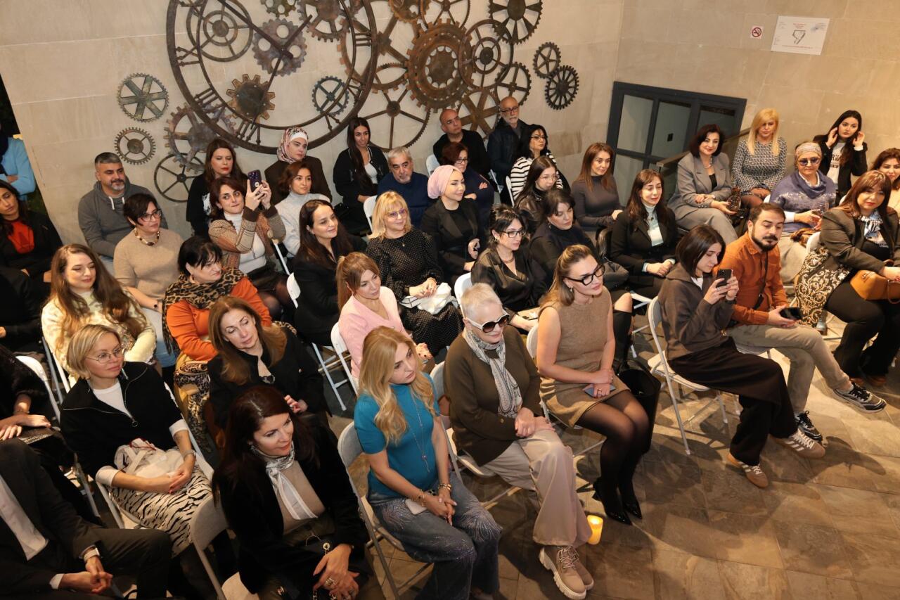 В Баку представлена пьеса "Нефть"