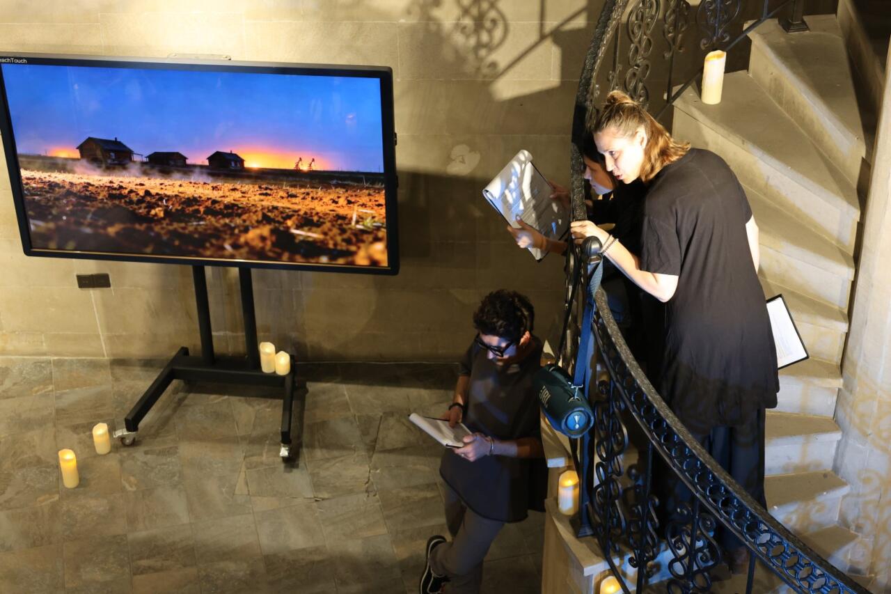 В Баку представлена пьеса "Нефть"