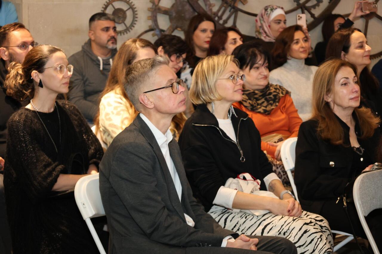 В Баку представлена пьеса "Нефть"