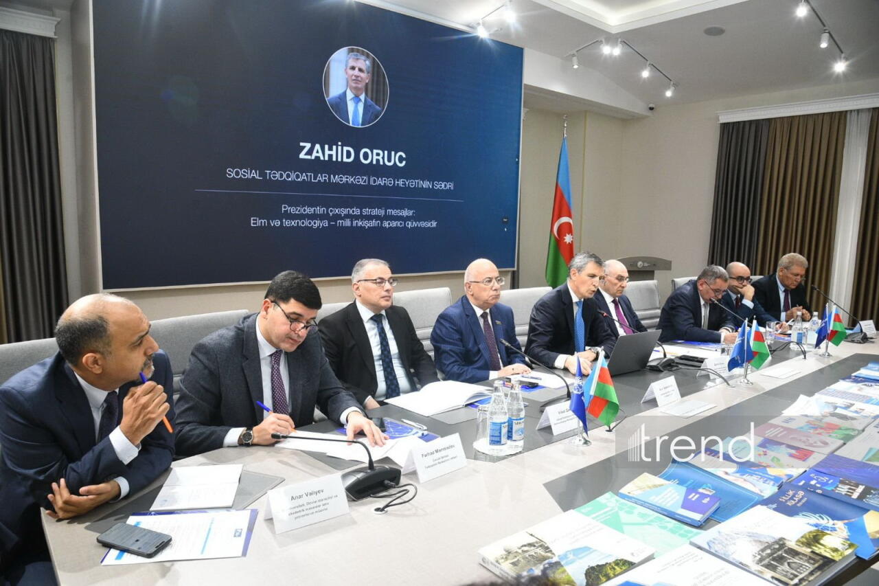 В Баку проходит обсуждения на тему "Социальные и политические науки на фоне современных вызовов: задачи аналитических центров, академической науки и университетов"