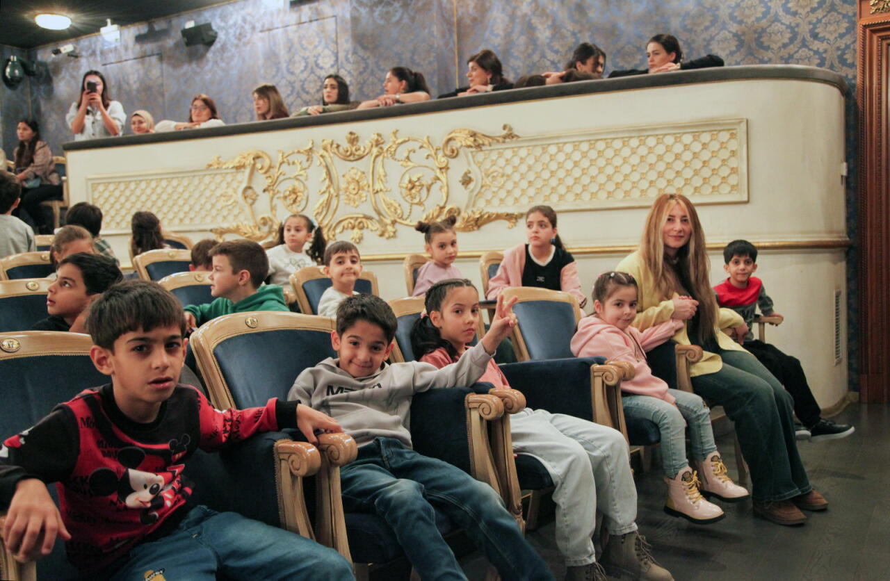 Воспитанники детского дома стали гостями азербайджанского театра